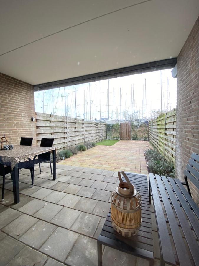 Ijsvogel Apartment, Duplex Family Home 4-Bed Located On The Largest Saltwater Lake Bruinisse Extérieur photo