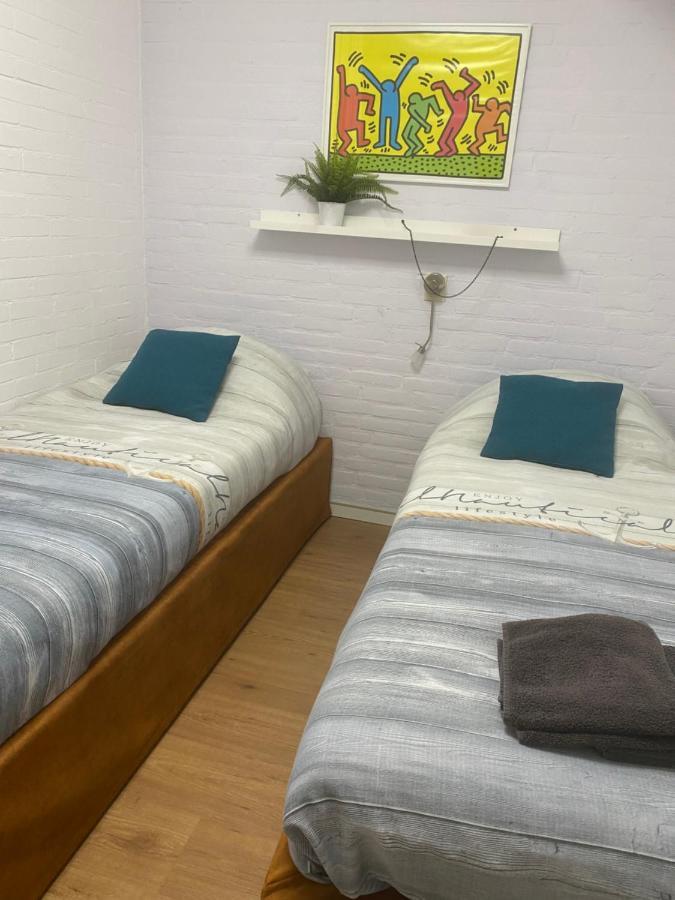 Ijsvogel Apartment, Duplex Family Home 4-Bed Located On The Largest Saltwater Lake Bruinisse Extérieur photo